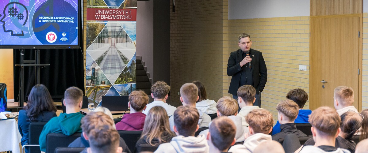 akcja spotkań edukacyjnych Studiuj z UwB w ZS w Sokółce