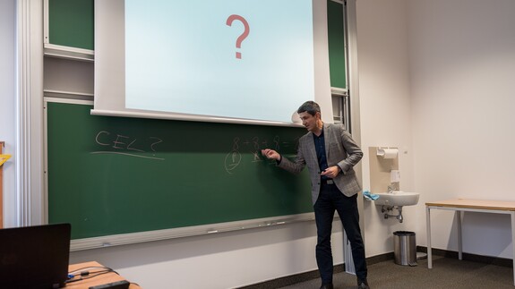 uczniowie szk&oacute;ł ponadpodstawowych na spotkaniach edukacyjnych w ramach akcji Studiuj z UwB