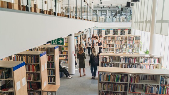 akcja Studiuj z UwB, uczniowie z Gimnazjum z Wilna w kampusie UwB