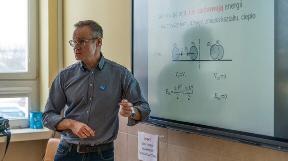 reprezentacja 14 wydział&oacute;w, rekrutacji i promocji na XX Targach Edukacyjnych w II Liceum Og&oacute;lnokształcącym im. Księżnej Anny z Sapieh&oacute;w Jabłonowskiej w Białymstoku 