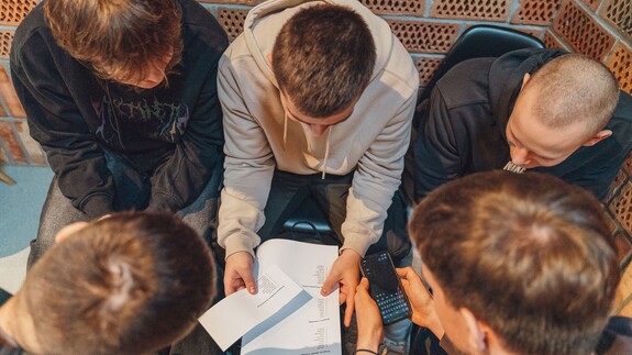 uczniowie szk&oacute;ł ponadpodstawowych na spotkaniach edukacyjnych w ramach akcji Studiuj z UwB