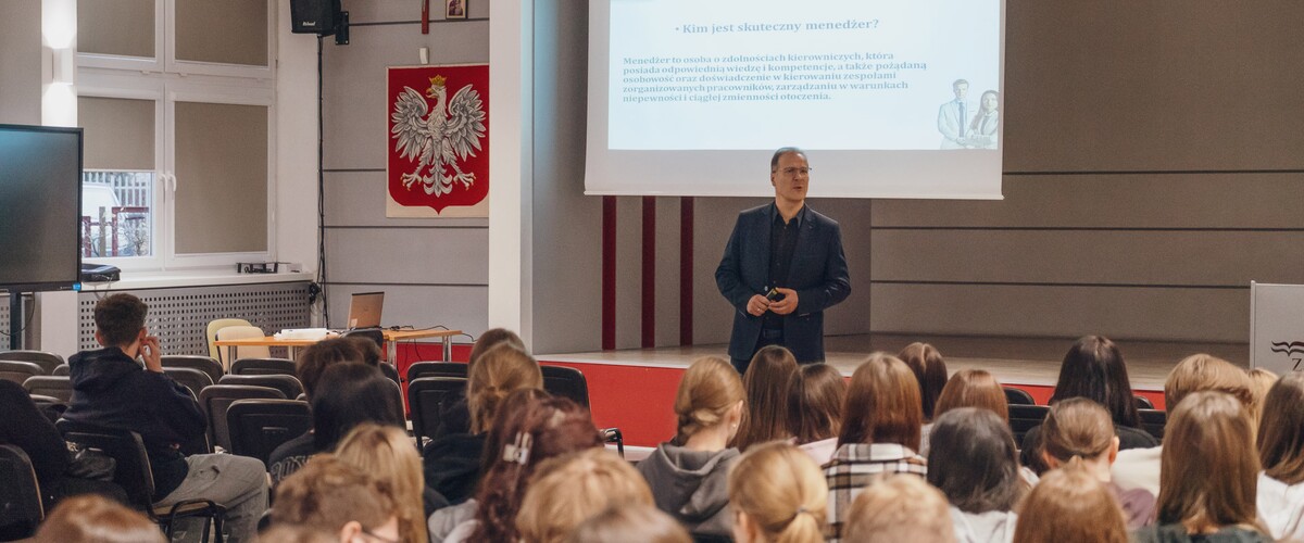 zajęcia kadry UwB w ZSHE w Białymstoku