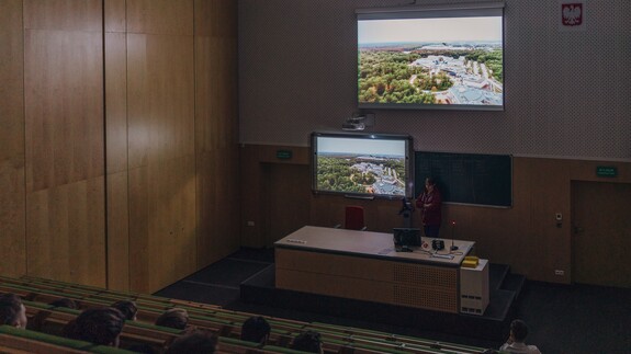uczniowie ILO w Augustowie w kampusie UwB na zajęciach w ramach akcji Studiuj z UwB