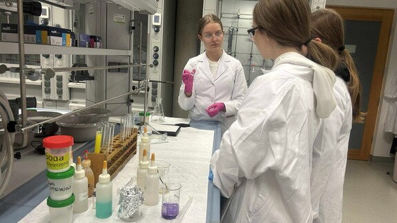 warsztaty chemiczne dla uczniów klas SP w Załukach