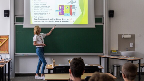 uczniowie I LO z Sokołowa Podlaskiego w kampusie w ramach akcji Studiuj z UwB