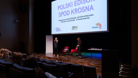 spotkanie z dr Monika Koperską z uczniami szkół średnich
