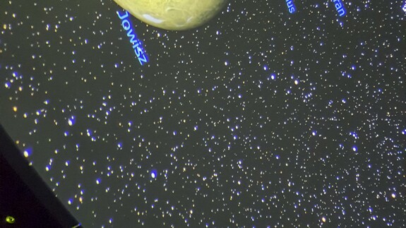 Dzień Nauki Polskiej zajęcia w planetarium UwB skierowane do młodzieży szkół białostockich