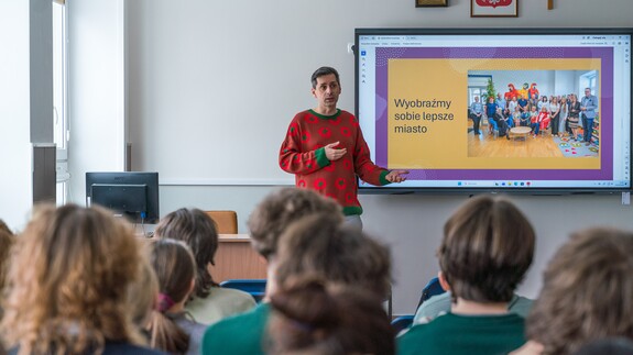 reprezentacja 14 wydział&oacute;w, rekrutacji i promocji na XX Targach Edukacyjnych w II Liceum Og&oacute;lnokształcącym im. Księżnej Anny z Sapieh&oacute;w Jabłonowskiej w Białymstoku 