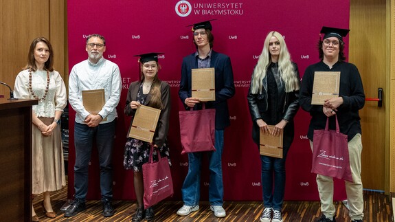 zdjęcie grupowe uczestnik&oacute;w programu tutorskiego