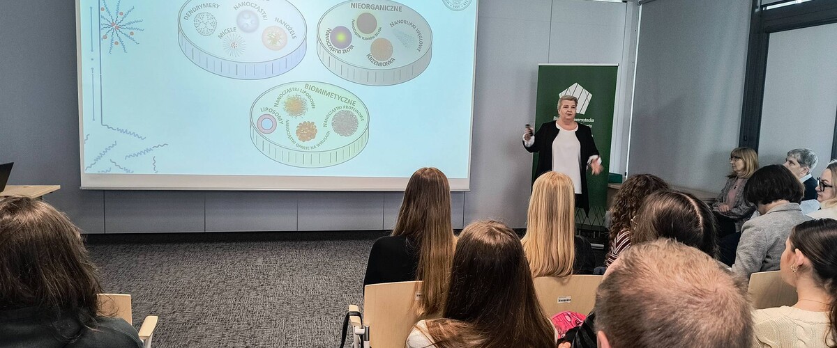 spotkanie z uczniami IV LO w Białymstoku w kampusie na zajęciach w ramach cyklu Podlasie w badaniach naukowych