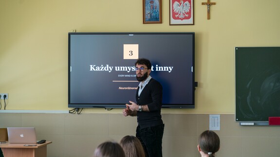 reprezentacja 14 wydział&oacute;w, rekrutacji i promocji na XX Targach Edukacyjnych w II Liceum Og&oacute;lnokształcącym im. Księżnej Anny z Sapieh&oacute;w Jabłonowskiej w Białymstoku 