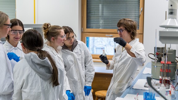 uczniowie I LO z Sokołowa Podlaskiego w kampusie w ramach akcji Studiuj z UwB