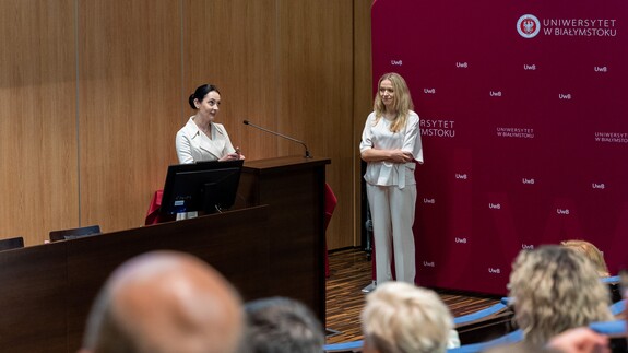 wykład prowadzony przez dr Magdalenę Owczarczuk i dr Annę Wierzbicką z Wydziału Ekonomii i Finans&oacute;w