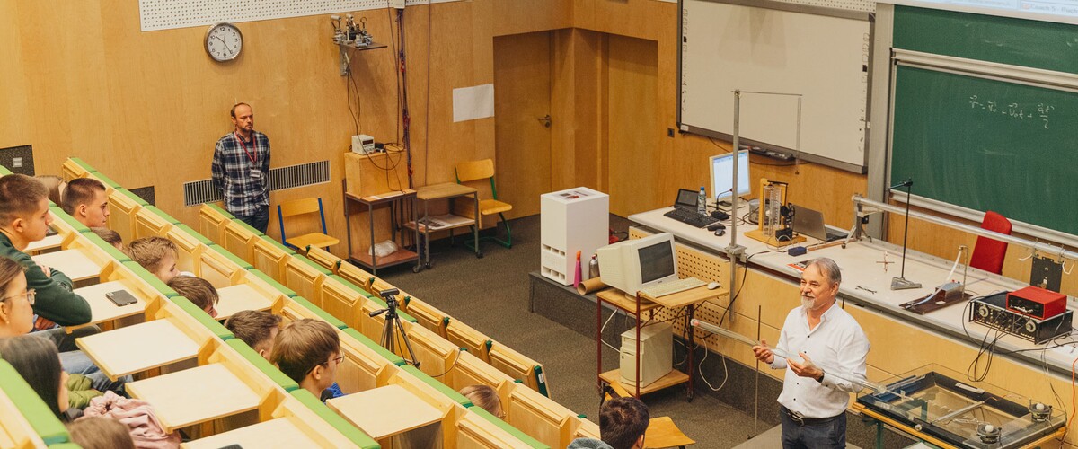 akcja Studiuj z UwB, uniwersytecka oferta edukacyjna skierowana do szkół ponadpodstawowych