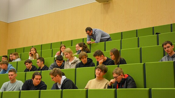 uczniowie z Sokołowa Podlaskiego na zajęciach matematyki w kampusie UwB