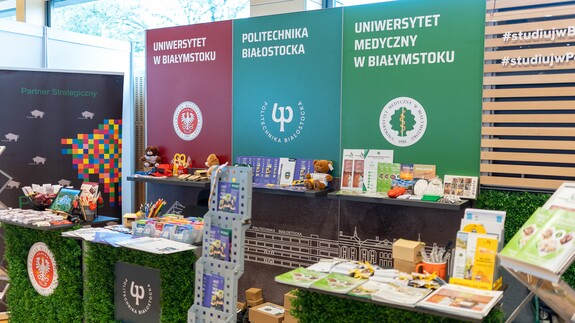 stoisko Studiuj w Białymstoku. Studiuj w Podlaskiem. trzech największych podlaskich uczelni podczas targ&oacute;w edukacyjnych