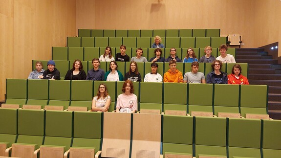 Licealiści z Warszawy odwiedzają Wydział Chemii UwB