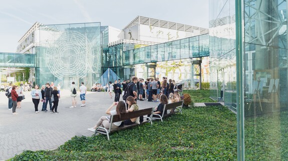salon maturzystów w kampusie UwB