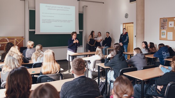 uczniowie szk&oacute;ł ponadpodstawowych na spotkaniach edukacyjnych w ramach akcji Studiuj z UwB