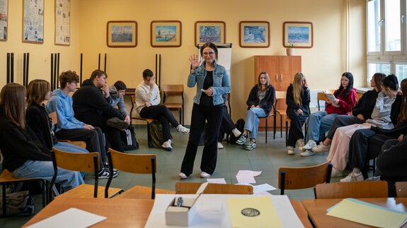 uczniowie szk&oacute;ł ponadpodstawowych na spotkaniach edukacyjnych w ramach akcji Studiuj z UwB