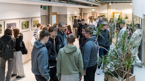 uczniowie I LO z Sokołowa Podlaskiego w kampusie w ramach akcji Studiuj z UwB