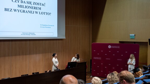 wykład prowadzony przez dr Magdalenę Owczarczuk i dr Annę Wierzbicką z Wydziału Ekonomii i Finans&oacute;w