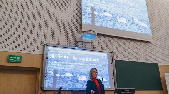 uczniowie szk&oacute;ł ponadpodstawowych na spotkaniach edukacyjnych w ramach akcji Studiuj z UwB