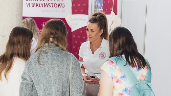 salon maturzystów w kampusie UwB