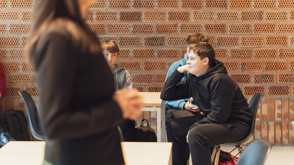 uczniowie Liceum w Olecku na zajęciach w kampusie UwB