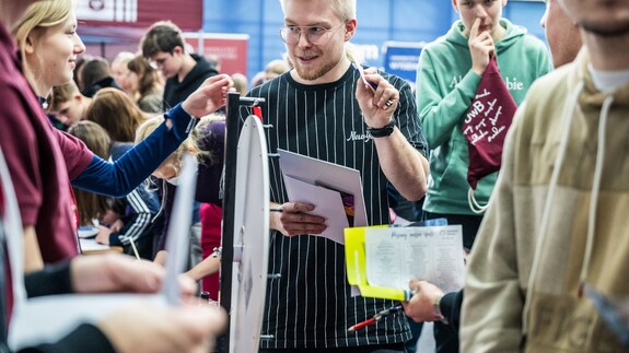 targi edukacyjne w II LO w Białymstoku