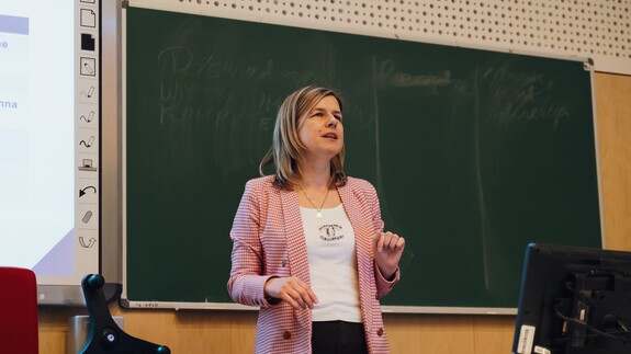 uczniowie ILO w Augustowie w kampusie UwB na zajęciach w ramach akcji Studiuj z UwB