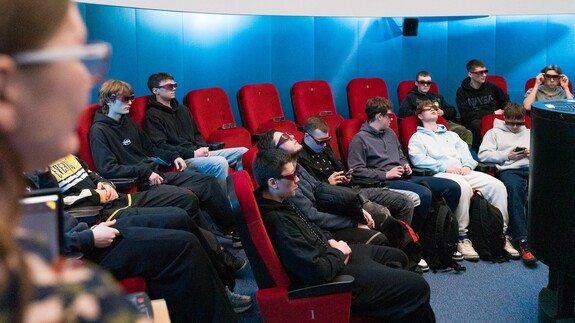 uczniowie z ZS w Suwałkach na zajęciach w kampusie UwB