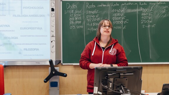 uczniowie ILO w Augustowie w kampusie UwB na zajęciach w ramach akcji Studiuj z UwB