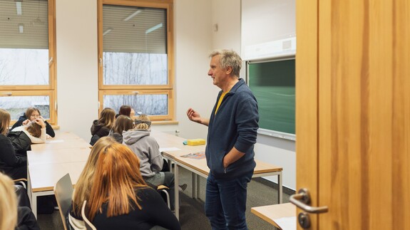 uczniowie Liceum w Olecku na zajęciach w kampusie UwB