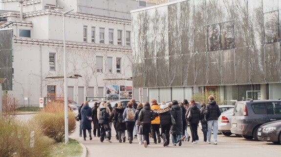 uczniowie szk&oacute;ł ponadpodstawowych na spotkaniach edukacyjnych w ramach akcji Studiuj z UwB