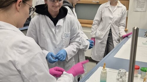 warsztaty chemiczne dla uczniów klas SP w Załukach